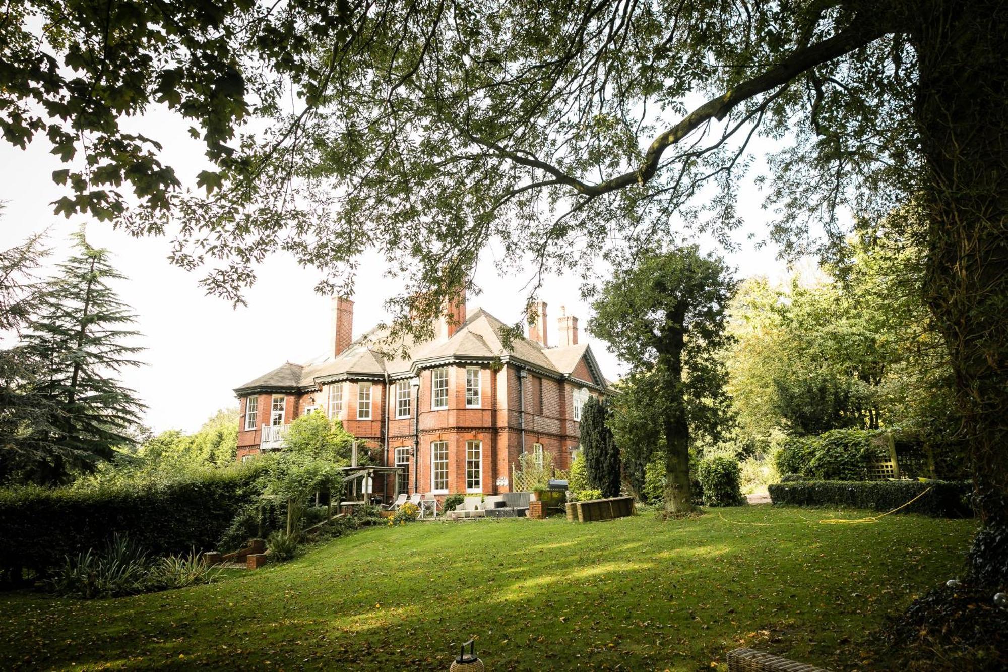 Hillthorpe Manor By Maison Parfaite - Large Country House With Hot Tub Понтифракт Екстериор снимка